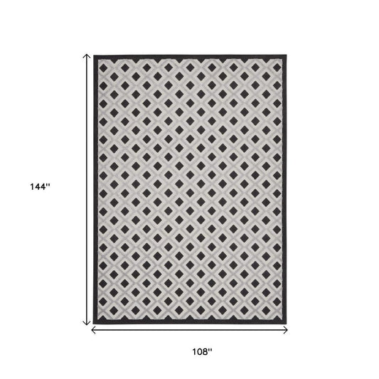 9' X 12' Black And White Indoor Outdoor Area Rug