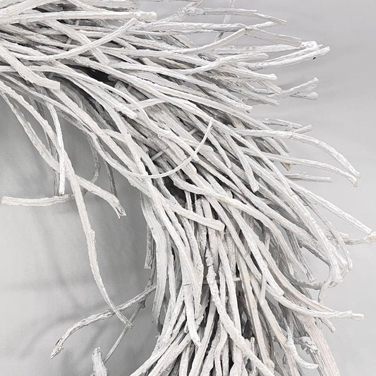 28" White Willow Dried Wreath HomeRoots