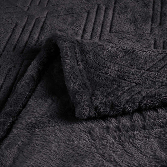 King Black Flannel Geometric Plush Blanket