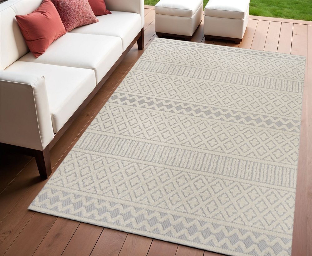 4' X 6' Cream And Gray Trellis Indoor Outdoor Area Rug