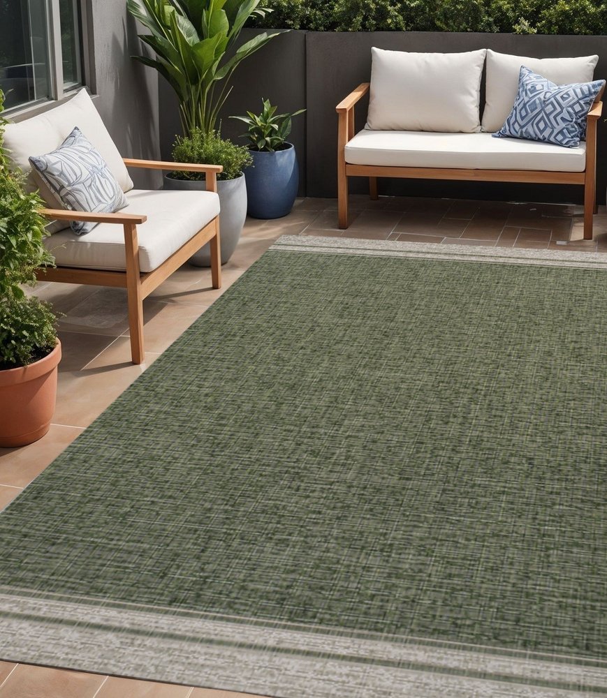 5' X 8' Green And Cream Indoor Outdoor Area Rug