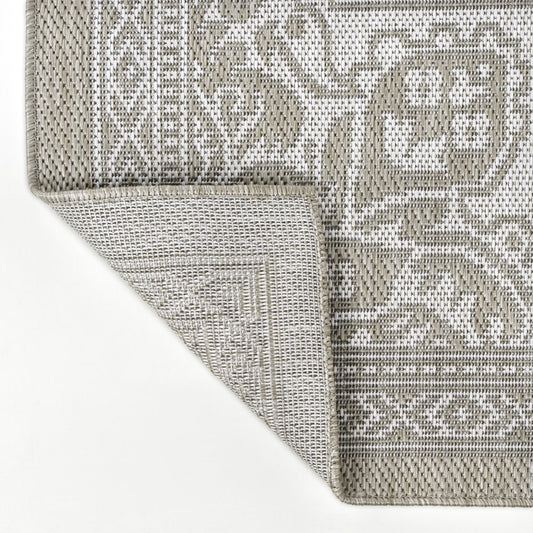 8' X 10' Beige And Cream Medallion Indoor Outdoor Area Rug