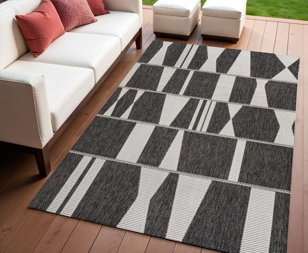 4' X 6' Black And Cream Geometric Indoor Outdoor Area Rug HomeRoots