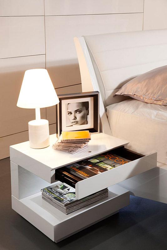 16" White Glossy Veneer Nightstand - FurniFindUSA