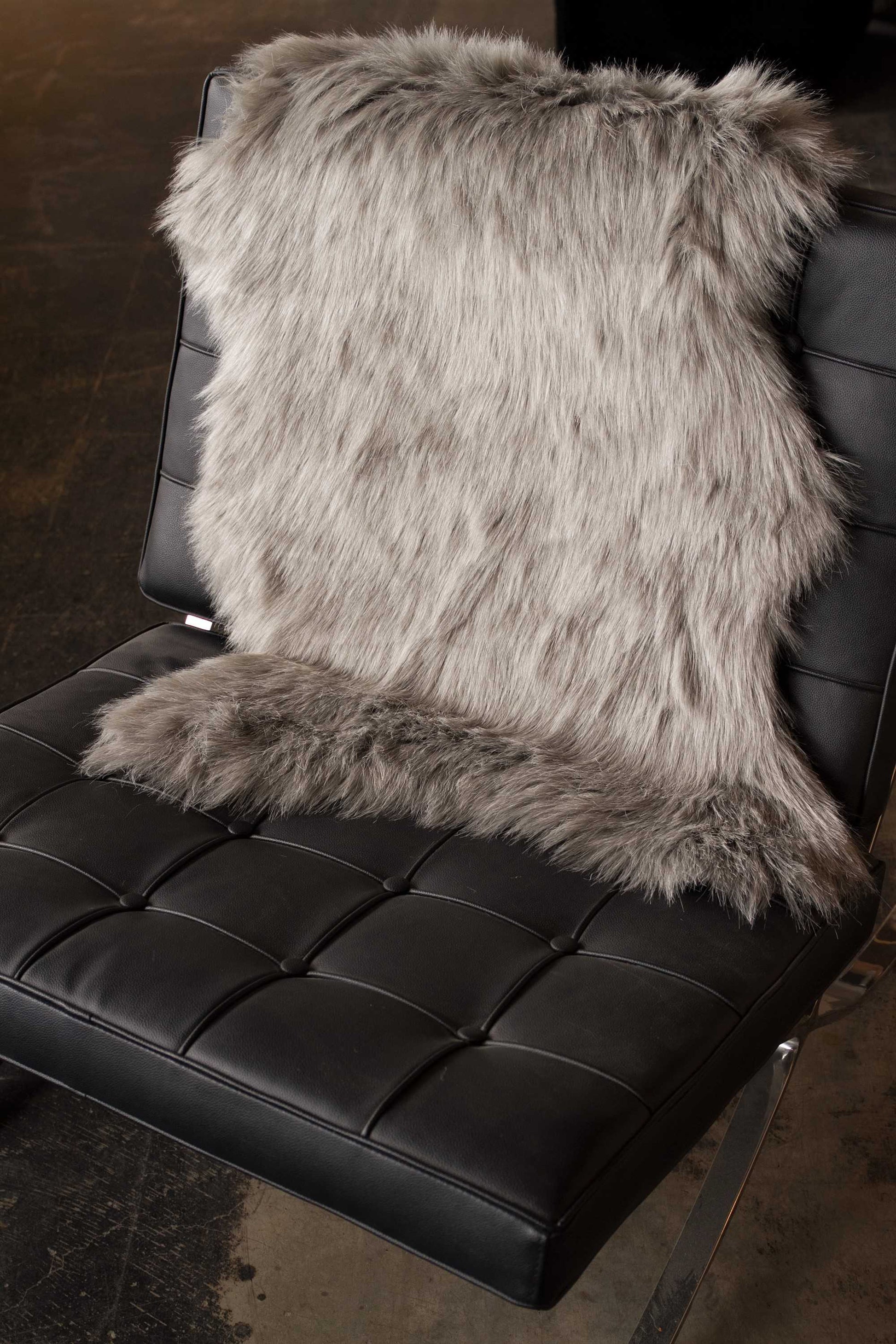 2' X 3' Gray Faux Sheepskin Area Rug - Image 5