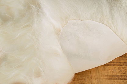 2' X 3' White Natural Wool Long-Haired Sheepskin Area Rug - Image 4