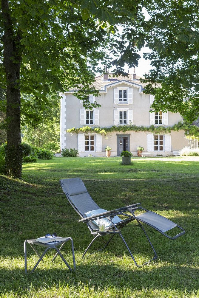 28" Green Steel Outdoor Zero Gravity Chair with Green Cushion HomeRoots