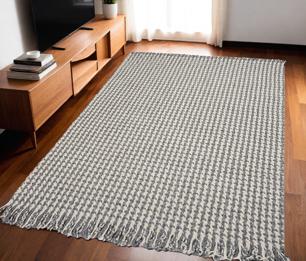 7' X 9' Gray and Ivory Wool Hand Woven Area Rug