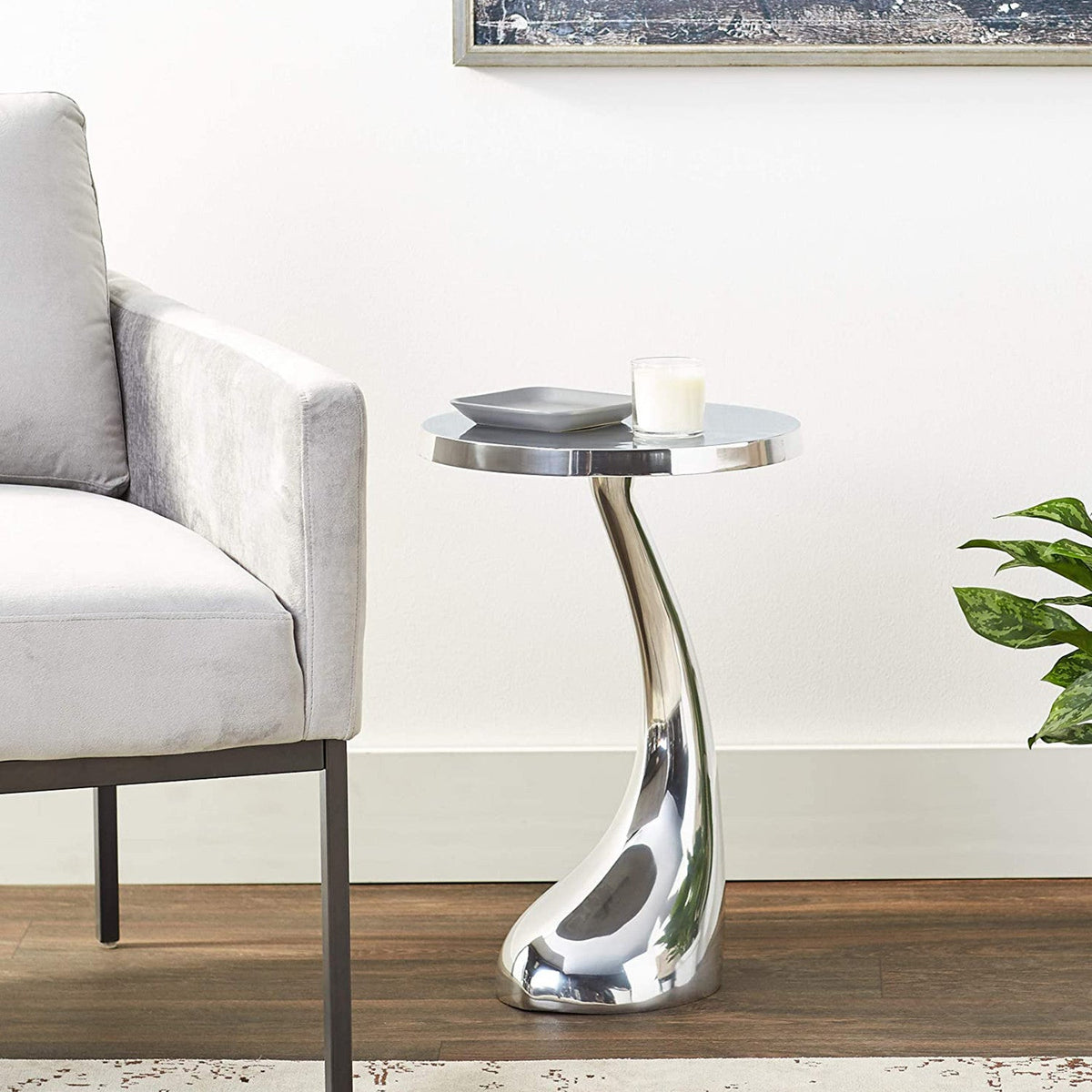 21" Silver Aluminum Round Abstract End Table HomeRoots
