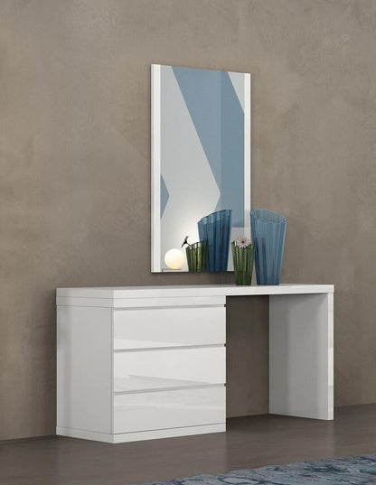 31" White Wood Three Drawer Dresser
