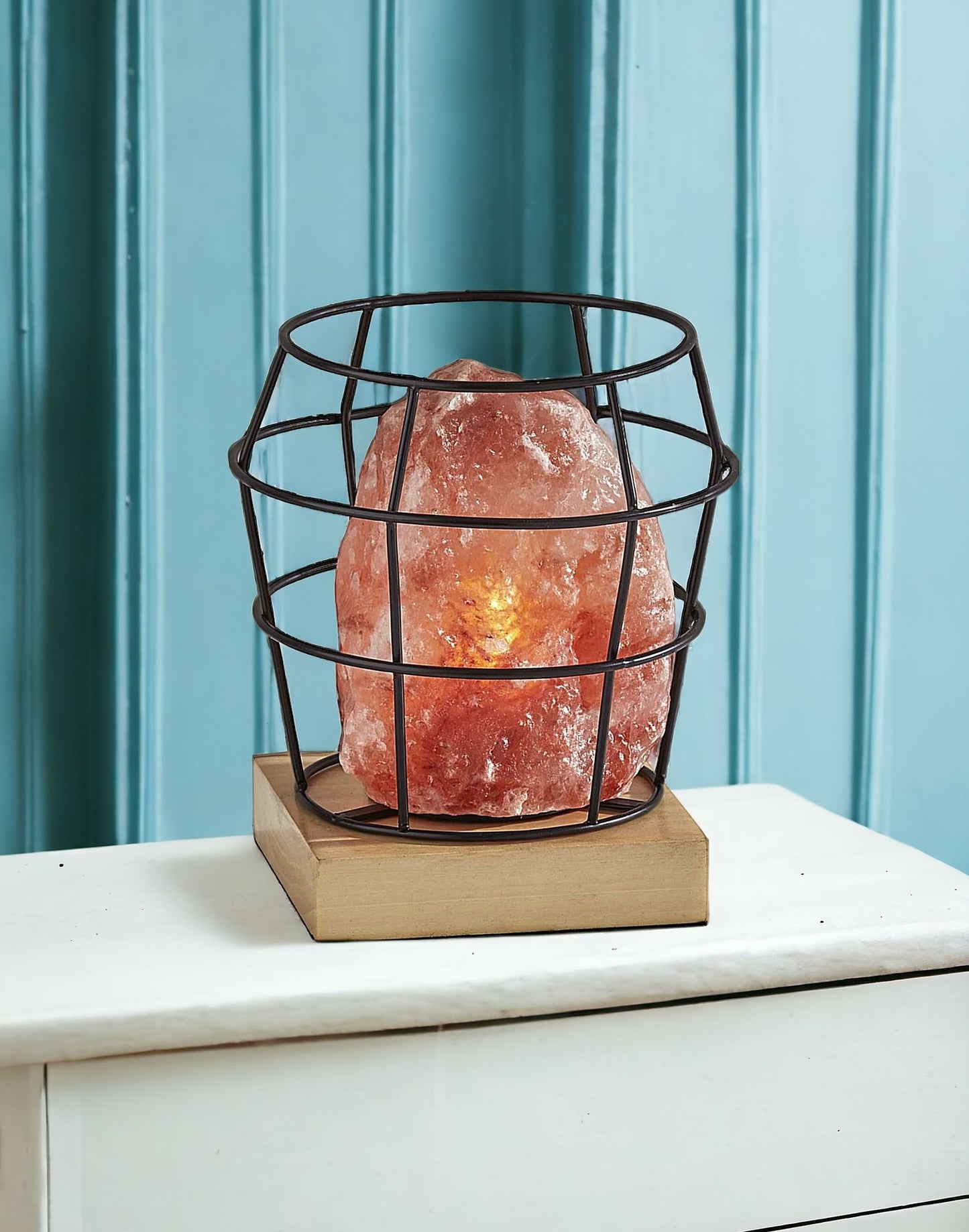 8" Himalayan Salt Accent Lamp With Black Cage Shade