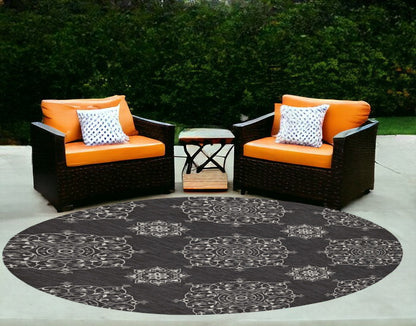 5'X8' Charcoal Grey Hand Woven Uv Treated Floral Disk Indoor Outdoor Area Rug