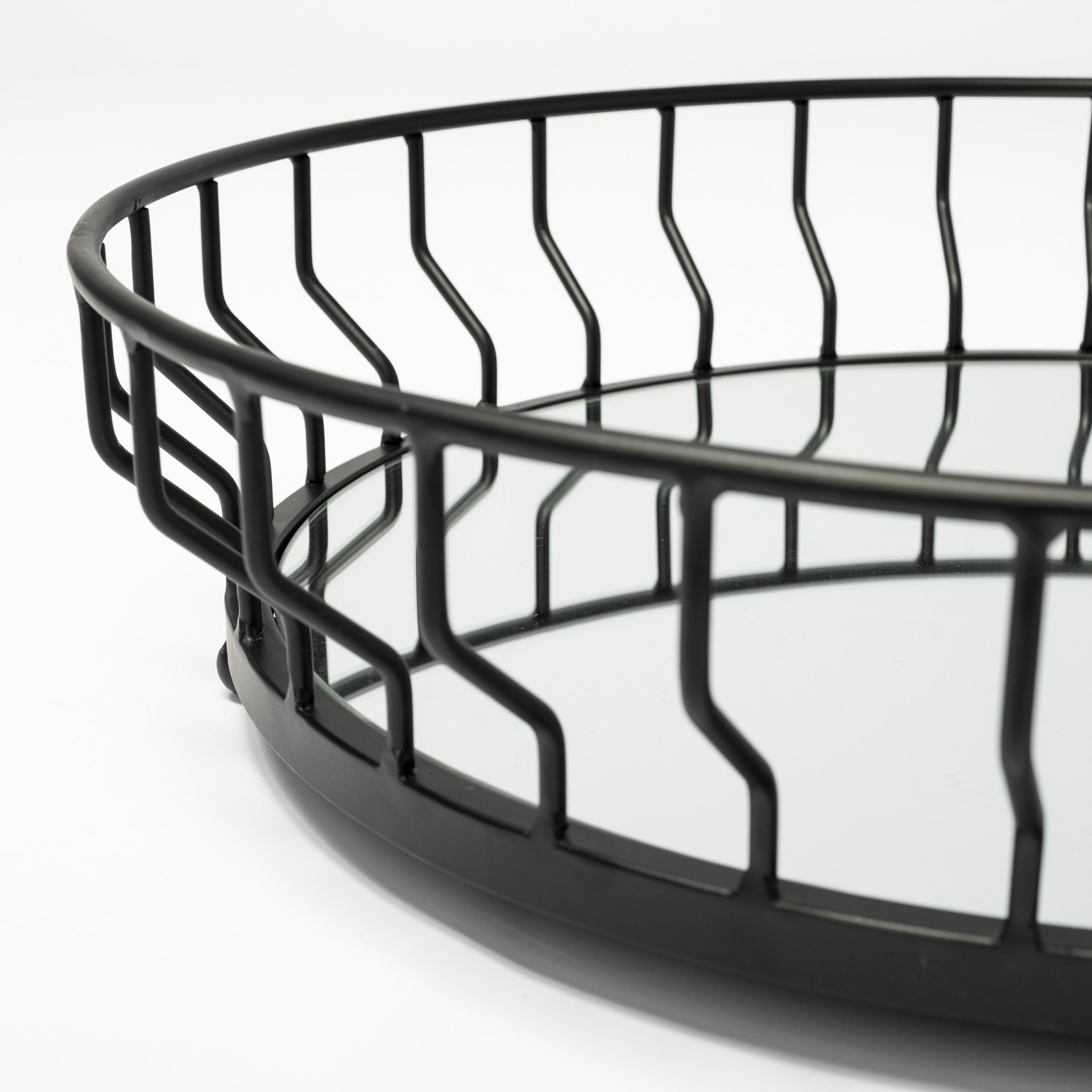 20" Black Round Metal Indoor Outdoor Serving Tray With Handles HomeRoots