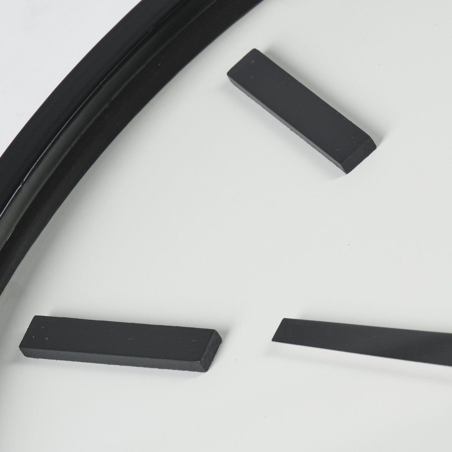 24" Round Large Modern Wall Clock With White Face And Non-Numarical Number HomeRoots