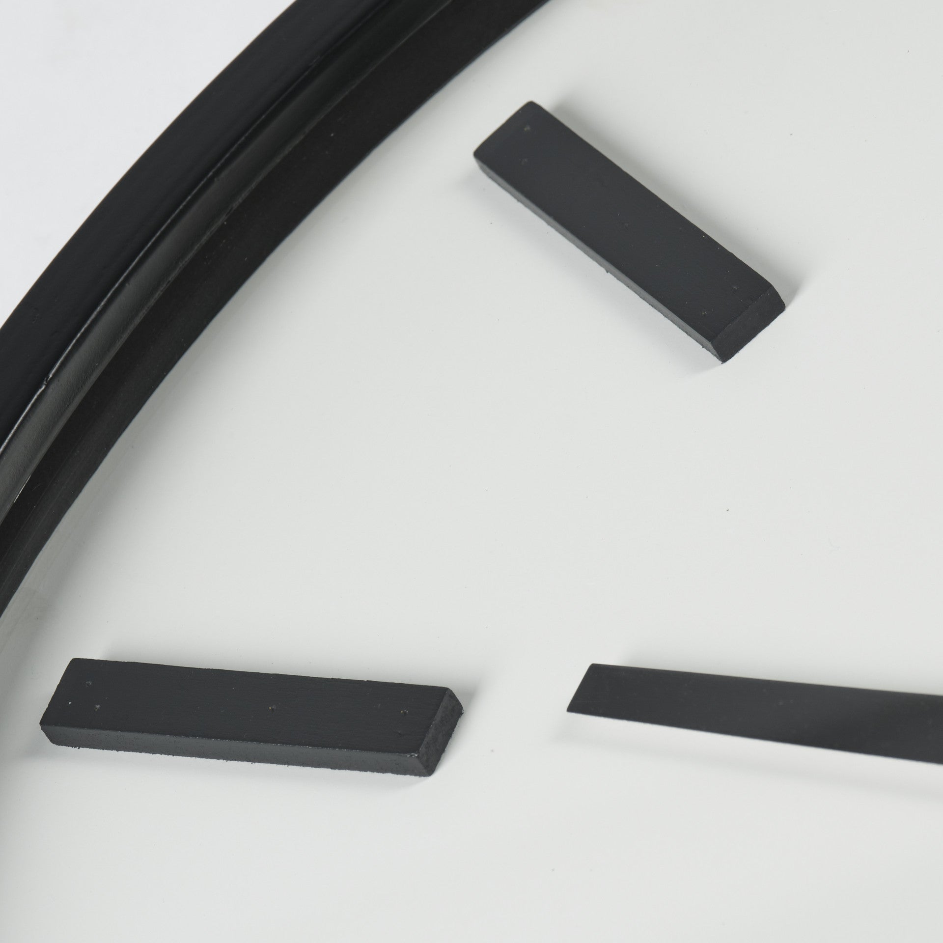 24" Round Large Modern Wall Clock With White Face And Non-Numarical Number HomeRoots