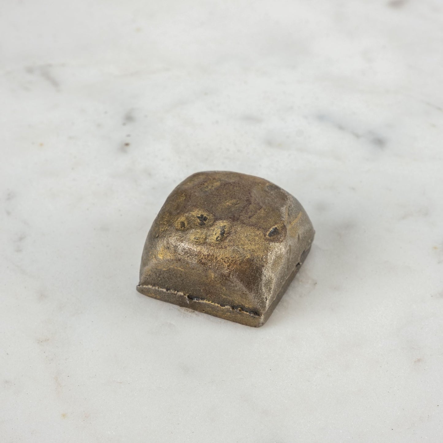 23" Gold And White Marble End Table HomeRoots