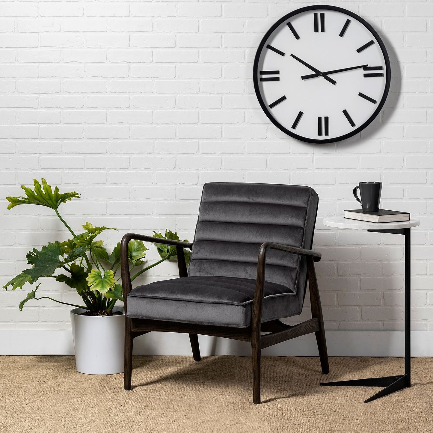 27" Black And White Marble Round End Table HomeRoots