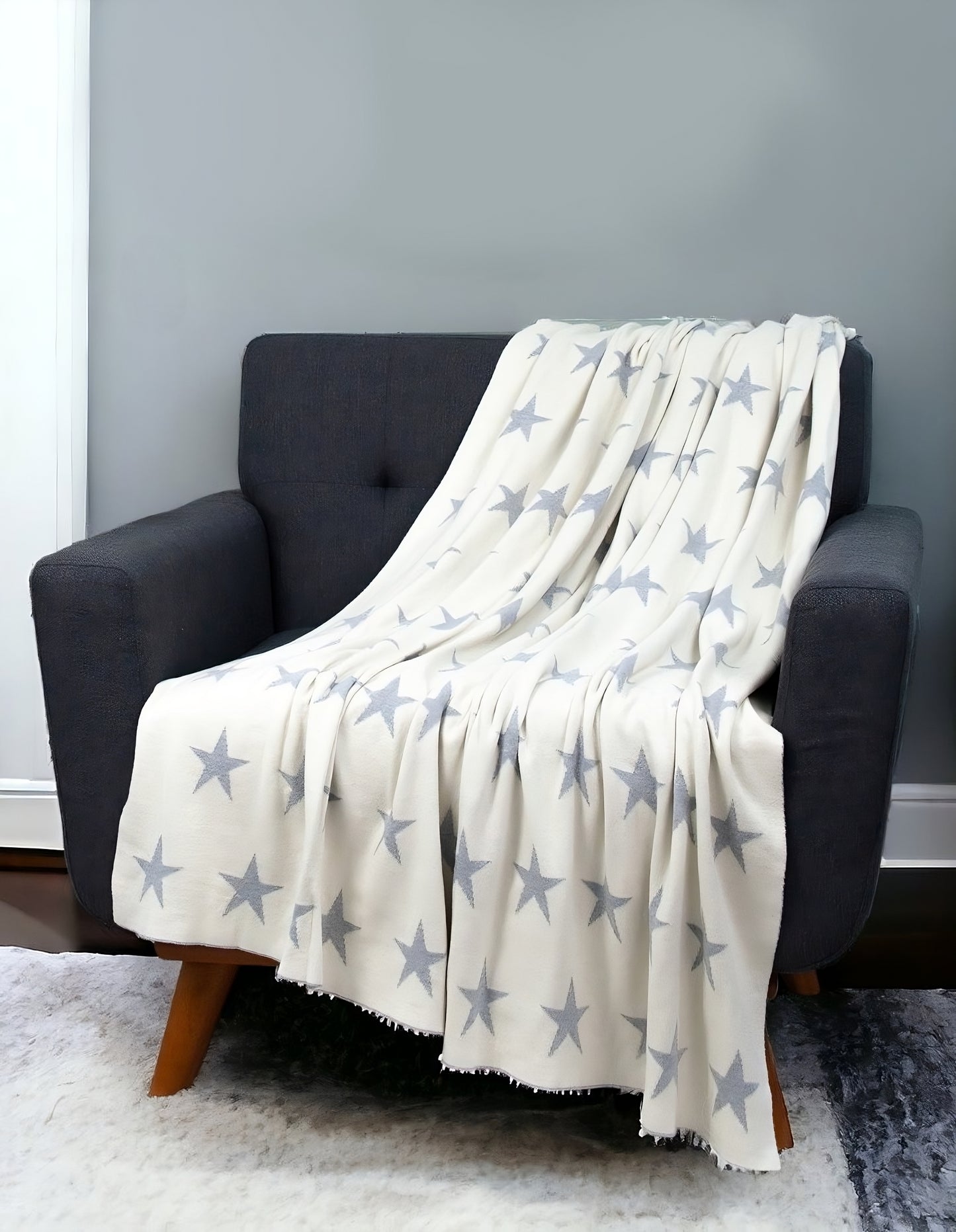 Gray And White Stars Knitted Throw Blanket