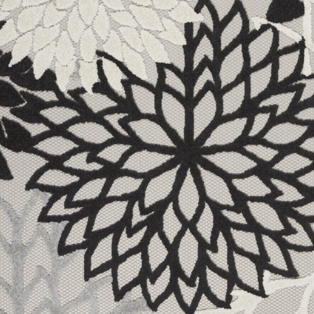 4' X 6' Black And White Indoor Outdoor Area Rug HomeRoots