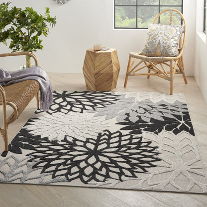 4' X 6' Black And White Indoor Outdoor Area Rug HomeRoots