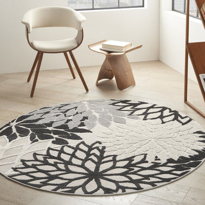 4' X 6' Black And White Indoor Outdoor Area Rug HomeRoots
