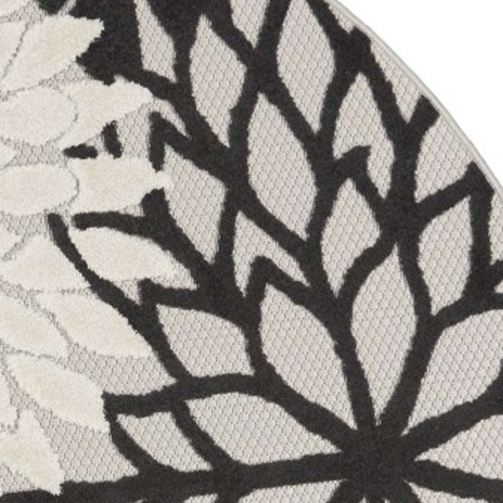 4' X 6' Black And White Indoor Outdoor Area Rug HomeRoots