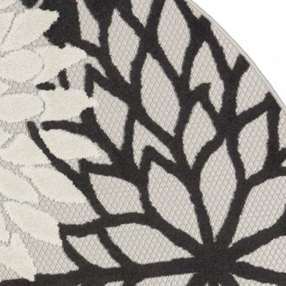 4' X 6' Black And White Indoor Outdoor Area Rug HomeRoots