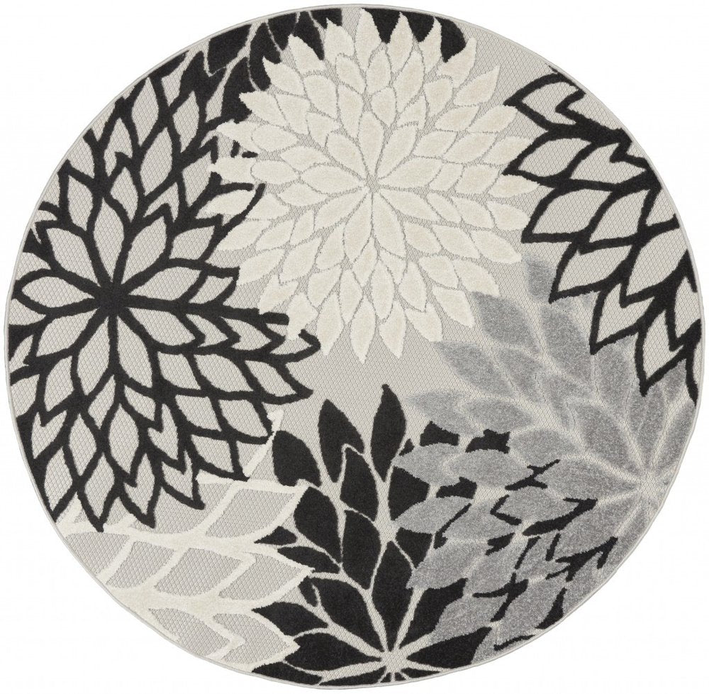 4' X 6' Black And White Indoor Outdoor Area Rug HomeRoots