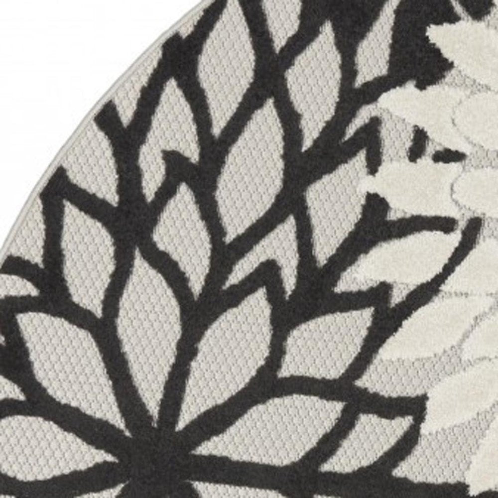 4' X 6' Black And White Indoor Outdoor Area Rug HomeRoots