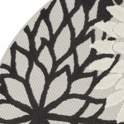 4' X 6' Black And White Indoor Outdoor Area Rug HomeRoots