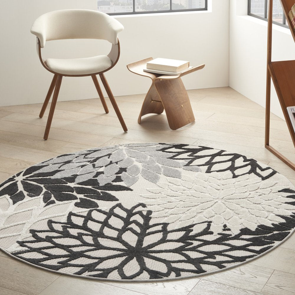 4' X 6' Black And White Indoor Outdoor Area Rug HomeRoots