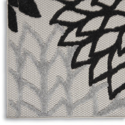 4' X 6' Black And White Indoor Outdoor Area Rug HomeRoots