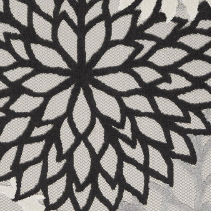 4' X 6' Black And White Indoor Outdoor Area Rug HomeRoots