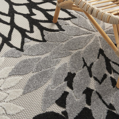 4' X 6' Black And White Indoor Outdoor Area Rug HomeRoots