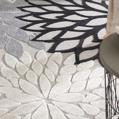 4' X 6' Black And White Indoor Outdoor Area Rug HomeRoots