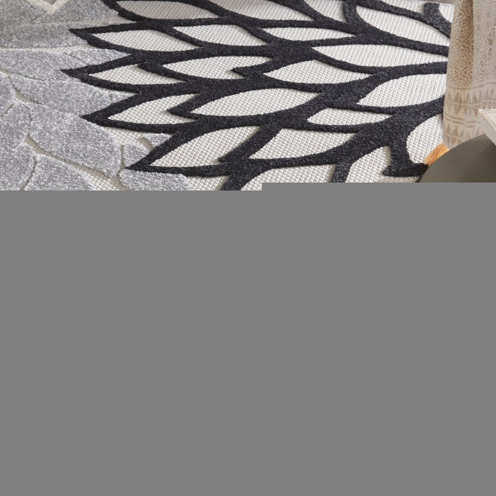 4' X 6' Black And White Indoor Outdoor Area Rug HomeRoots