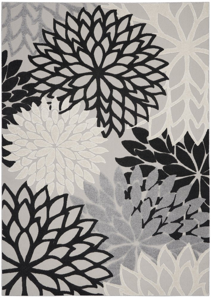 4' X 6' Black And White Indoor Outdoor Area Rug — view 96