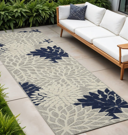 4' X 6' Black And White Indoor Outdoor Area Rug HomeRoots