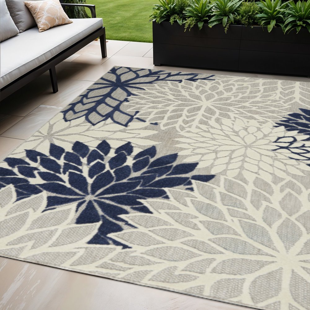 4' X 6' Black And White Indoor Outdoor Area Rug HomeRoots