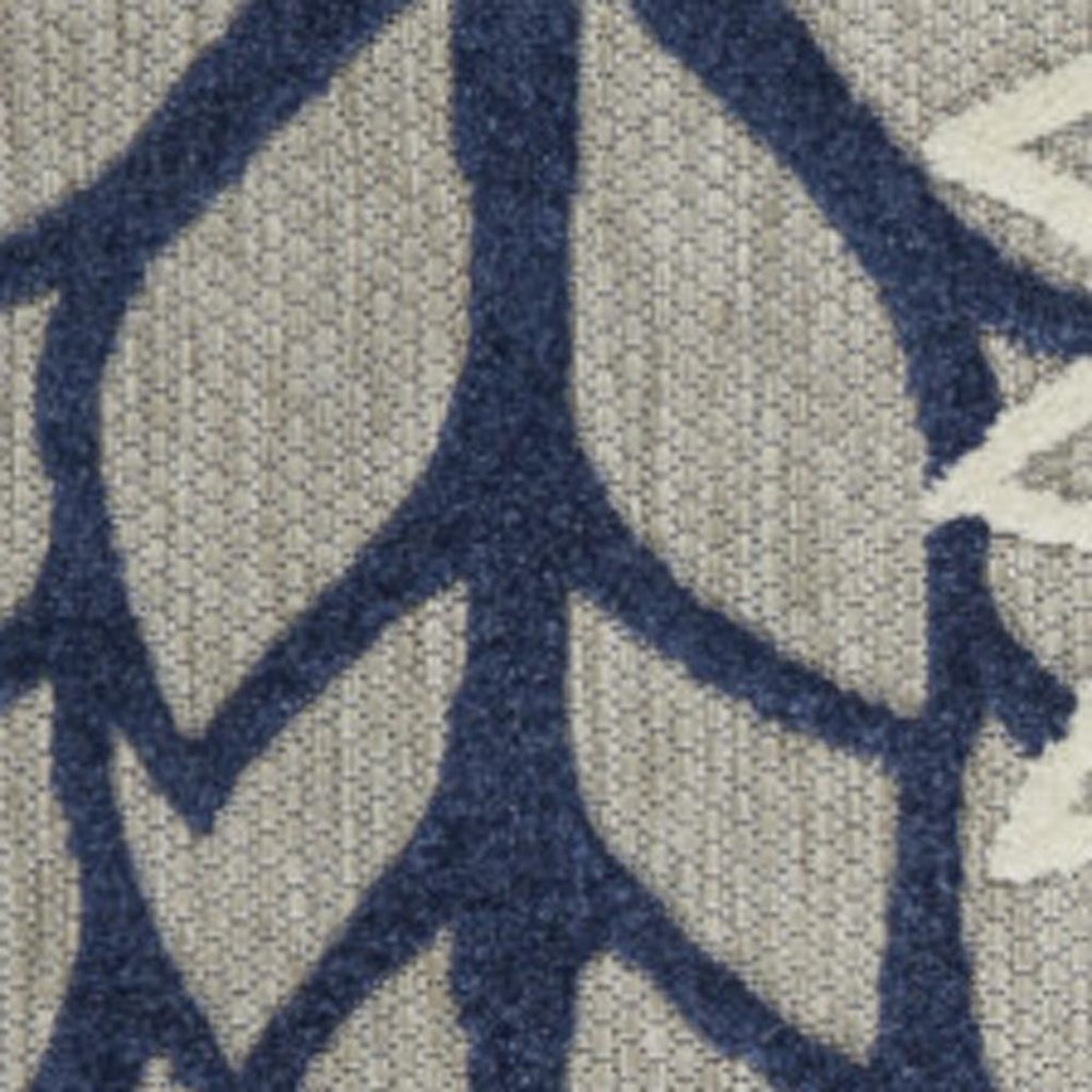 4' X 6' Black And White Indoor Outdoor Area Rug — view 174