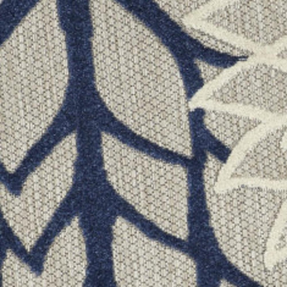 4' X 6' Black And White Indoor Outdoor Area Rug — view 180
