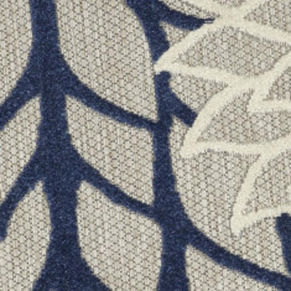 4' X 6' Black And White Indoor Outdoor Area Rug — view 199