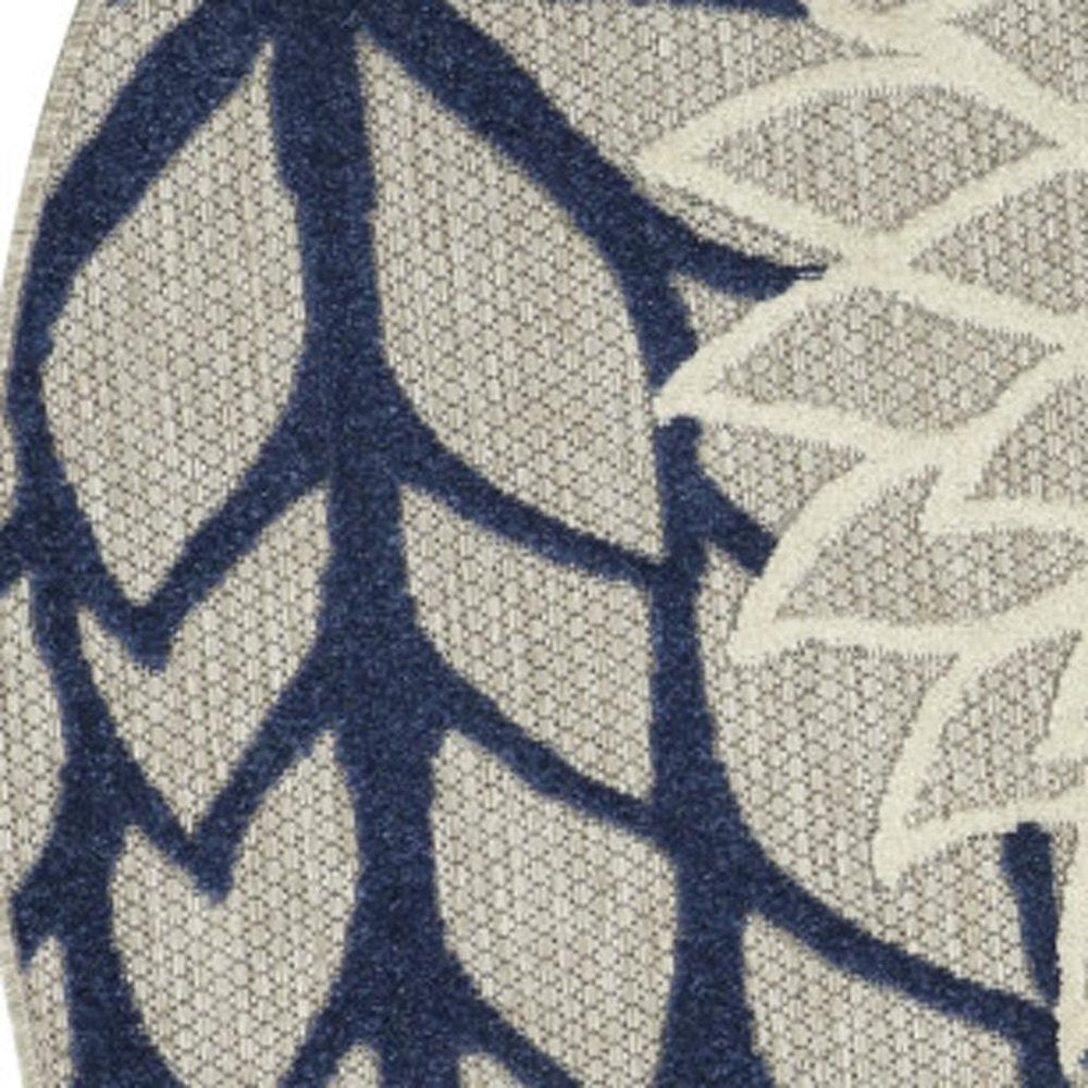 4' X 6' Black And White Indoor Outdoor Area Rug — view 187