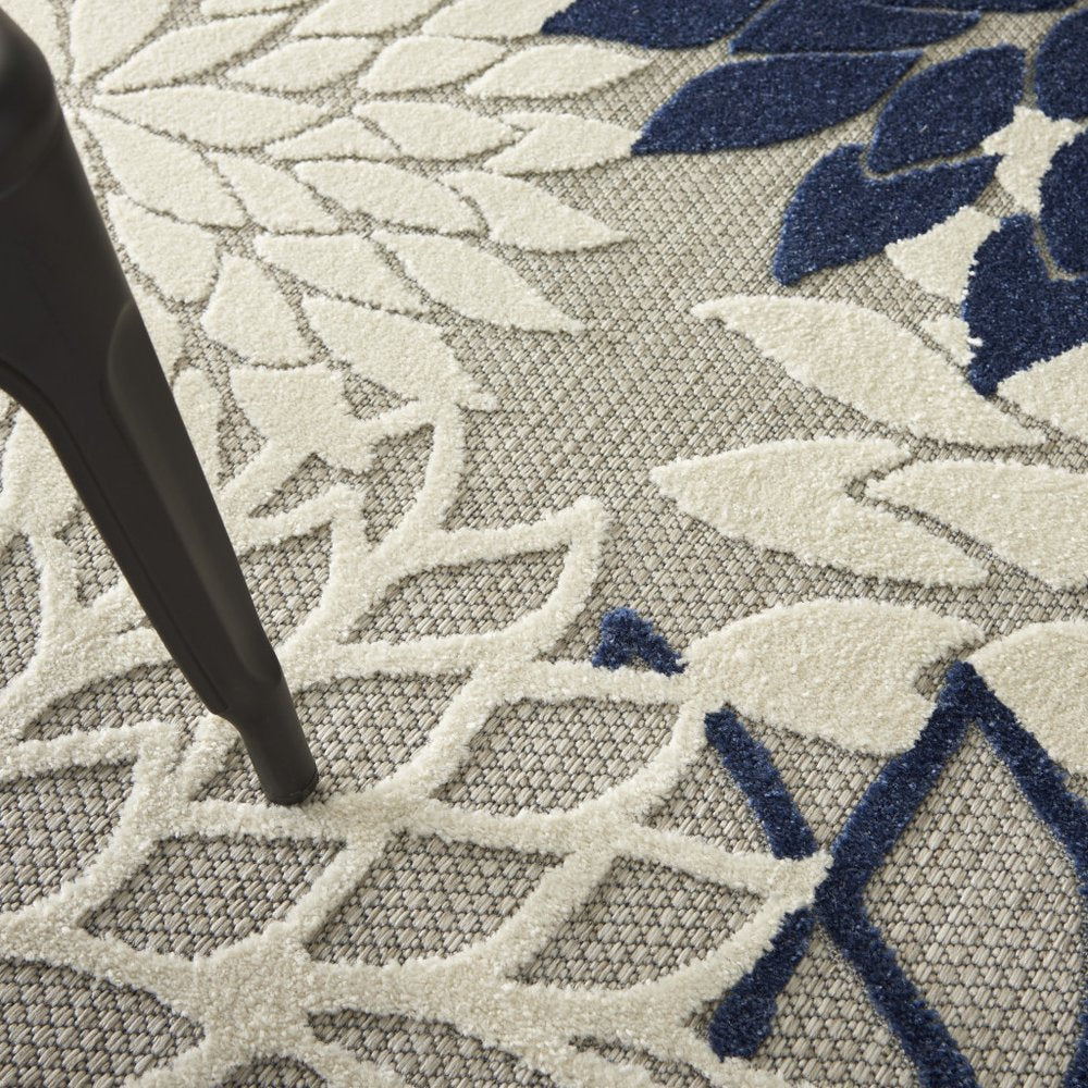 4' X 6' Black And White Indoor Outdoor Area Rug — view 210