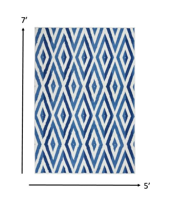 4' X 6' Blue And Ivory Geometric Dhurrie Area Rug