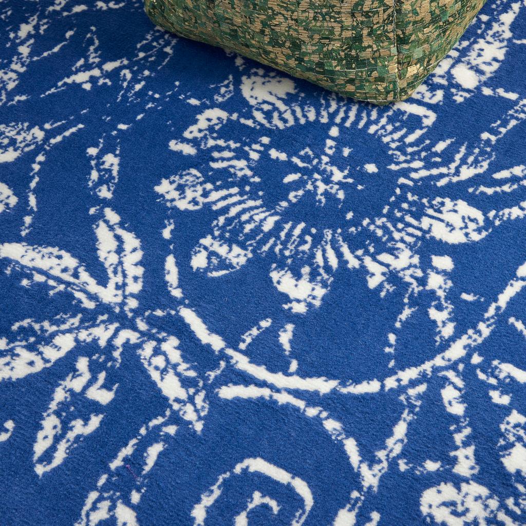 4' X 6' Navy Blue Floral Dhurrie Area Rug