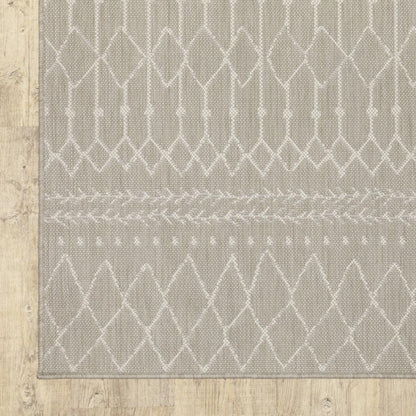 8' x 10' Gray and Ivory Indoor Outdoor Area Rug - FurniFindUSA