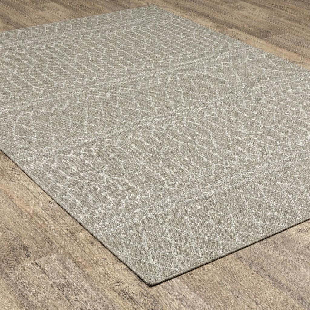 8' x 10' Gray and Ivory Indoor Outdoor Area Rug - FurniFindUSA