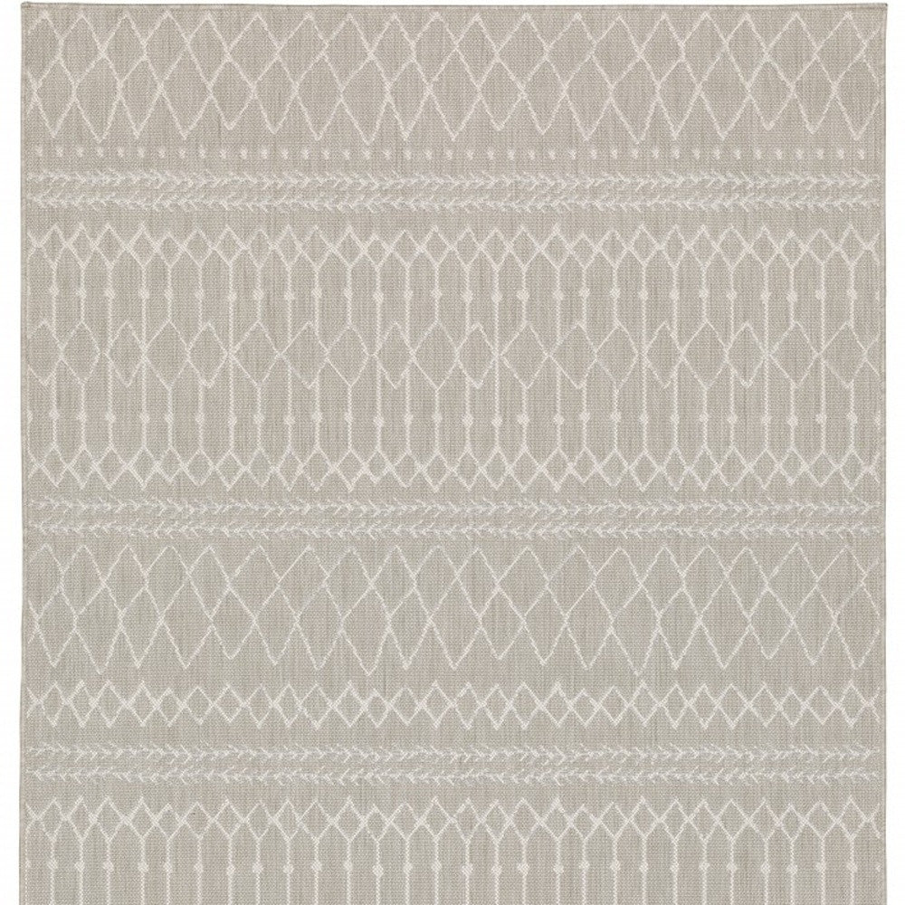 7' x 9' Gray and Ivory Indoor Outdoor Area Rug