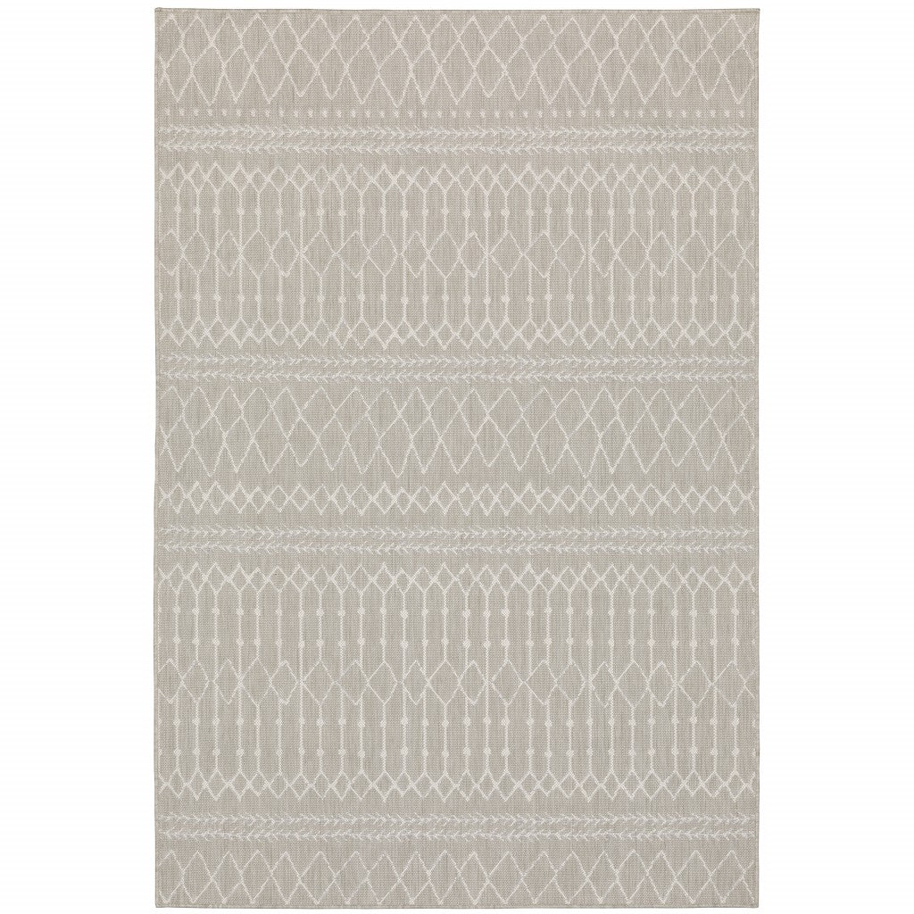 7' x 9' Gray and Ivory Indoor Outdoor Area Rug